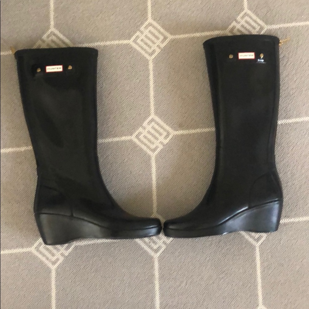 Hunter Tall Wedge Black Rainboots Size 7